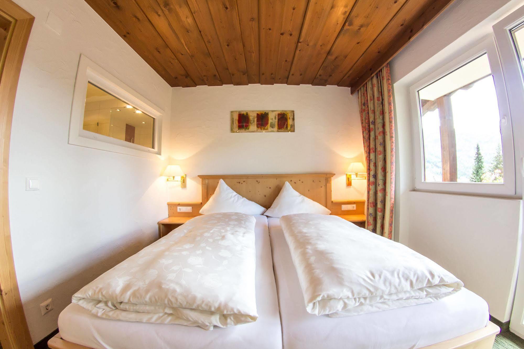Schi- Und Wanderhotel Berghof Bad Kleinkirchheim Exterior photo