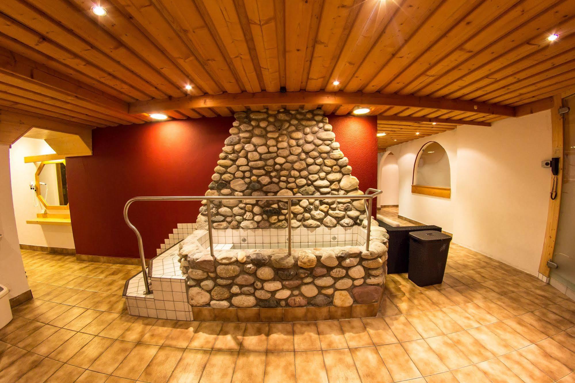 Schi- Und Wanderhotel Berghof Bad Kleinkirchheim Exterior photo